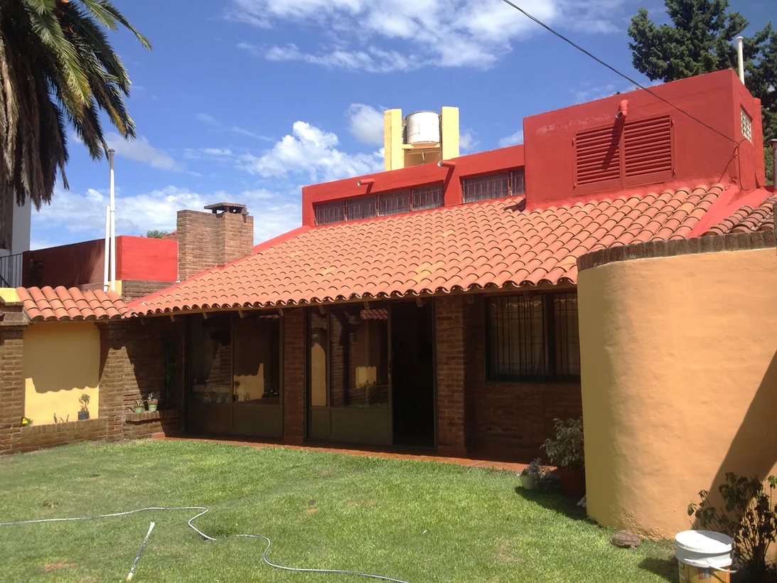 Renovación de pintura de medianeras en Cerro de las Rosas